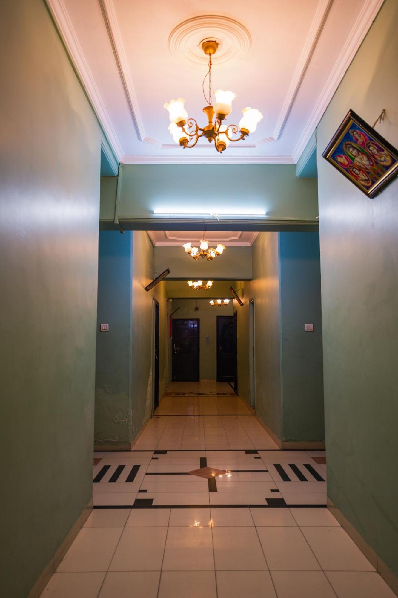 Hotel Girdhar Mahal Indore Esterno foto