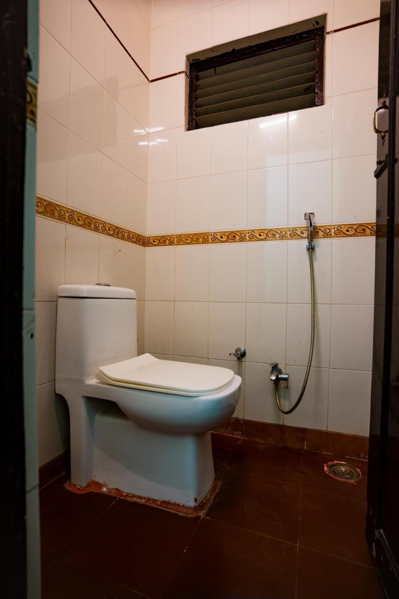 Hotel Girdhar Mahal Indore Esterno foto