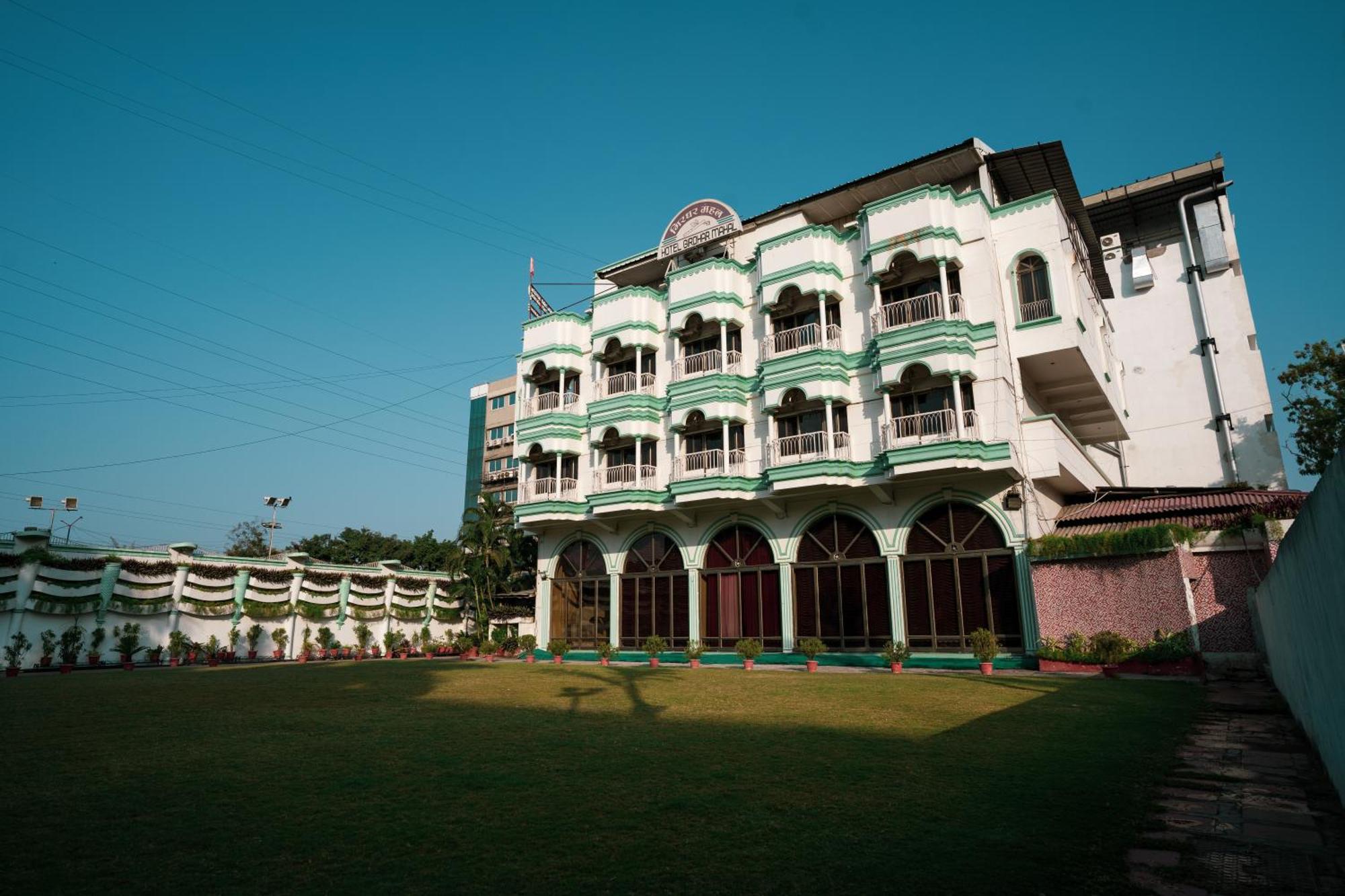 Hotel Girdhar Mahal Indore Esterno foto