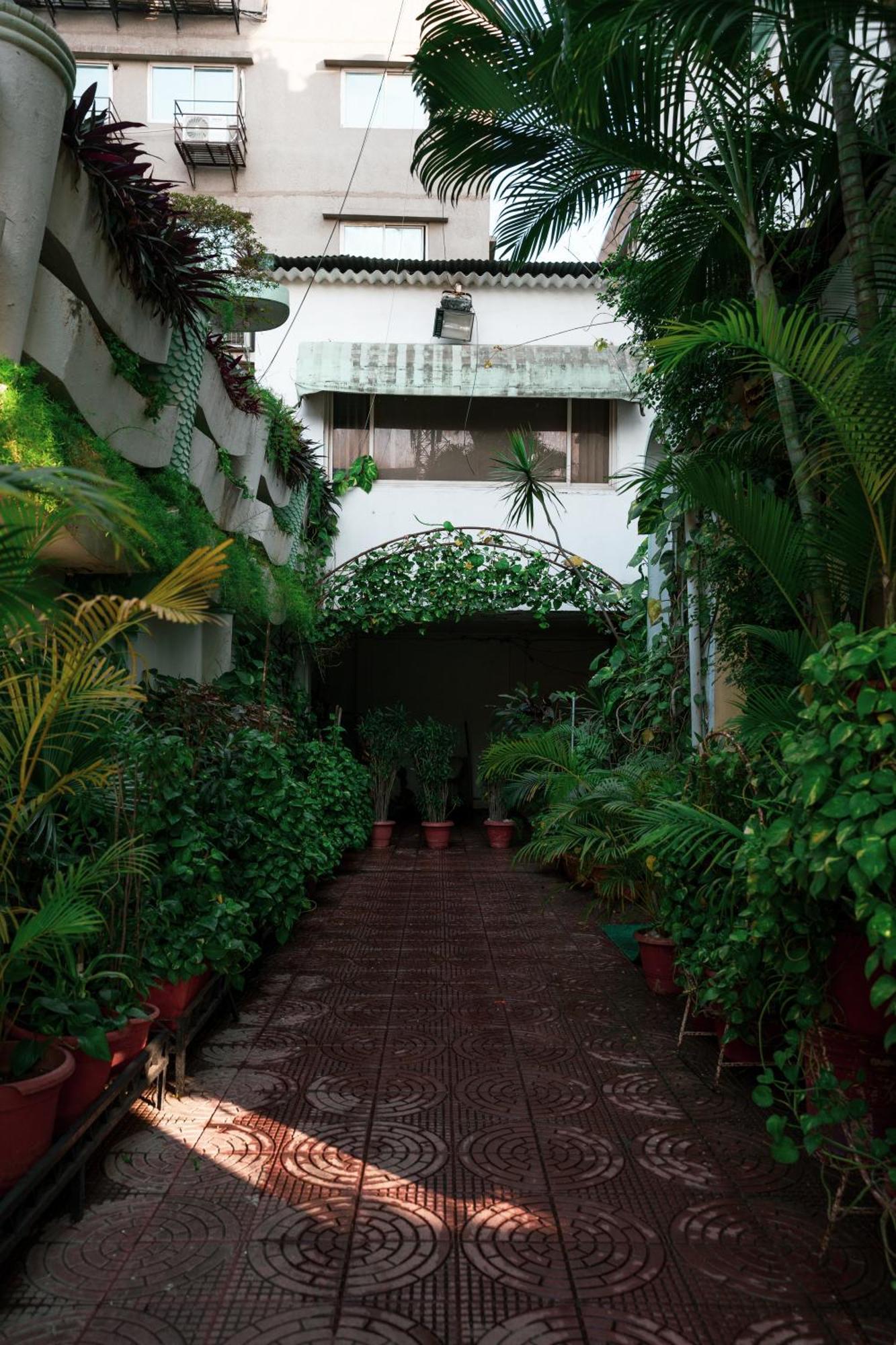 Hotel Girdhar Mahal Indore Esterno foto